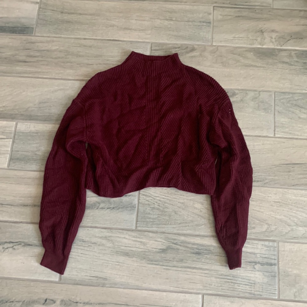 Le Ore burgundy ribbed sweater